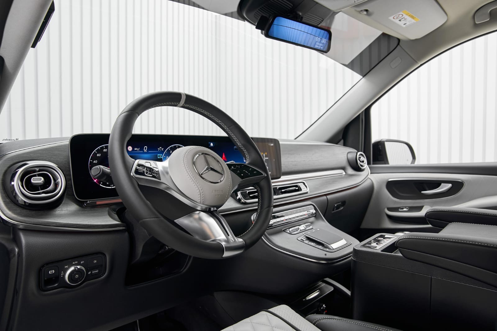 TR-MINIBUS MERCEDES V250 6 places boite automatique – Image 3