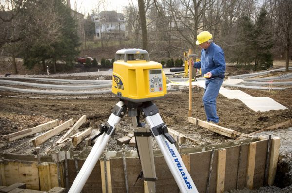 ST-LASER À DOUBLE PENTE AVEC TRÉPIED et MIRE – Image 3